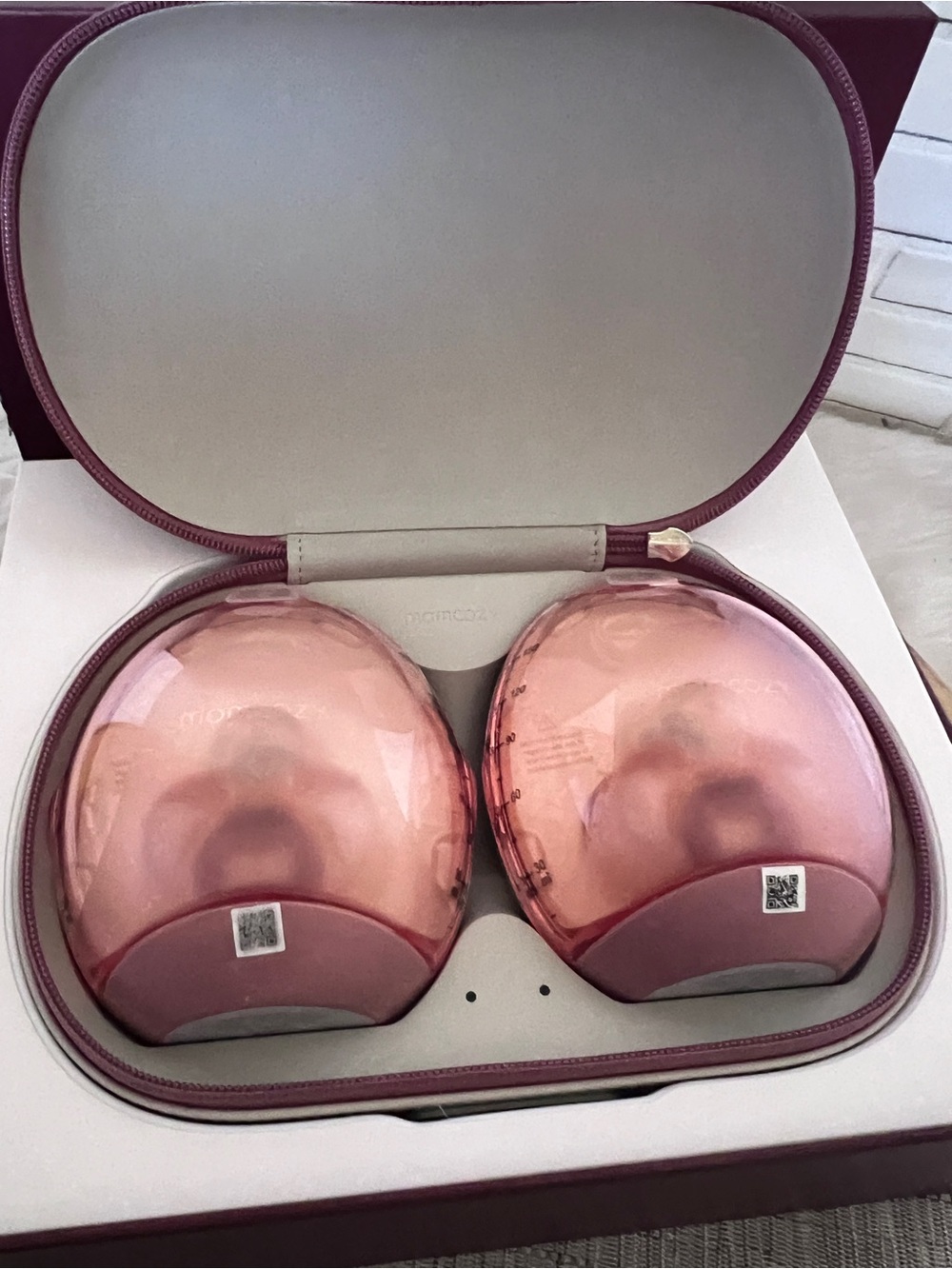 Momcozy Air 1 Wearable Breast Pump w/ Wireless Charging Case New Open Box - Picture 9 of 16